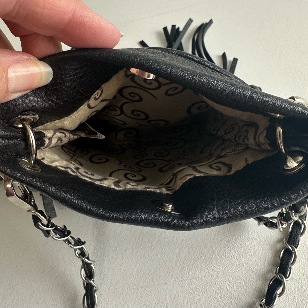 The Chic bag, black fringe Crossbody bag purse with‎ silver hardware - Picture 5 of 6